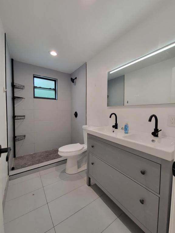 Photo - 445 SW 3rd St