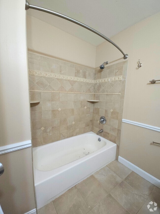 Building Photo - 2 Village Way Unit 8 Rental