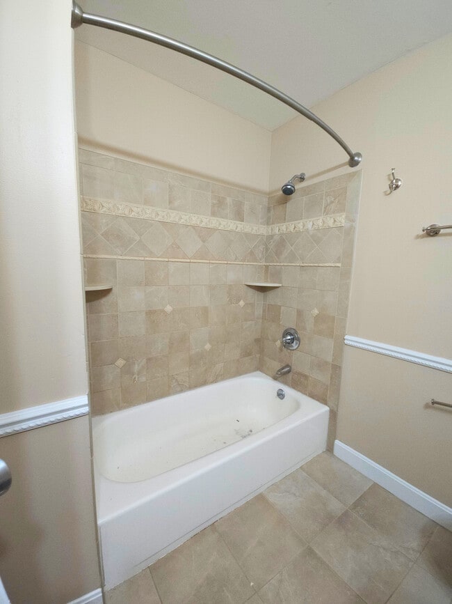 Building Photo - 2 Village Way Unit 8 Rental