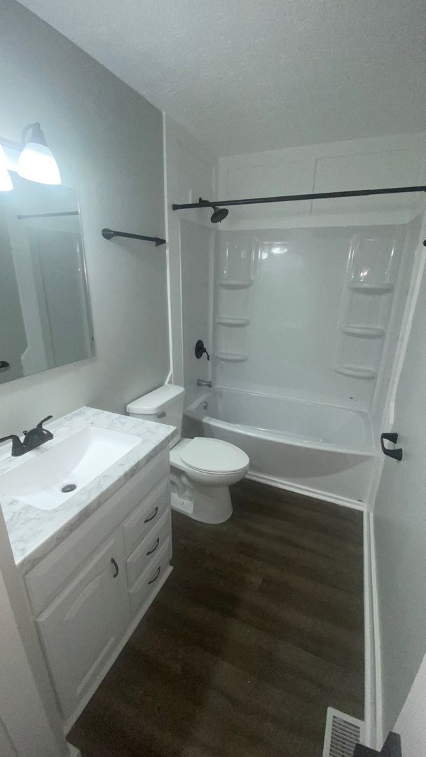 Photo - 3245 Summerhill Ln