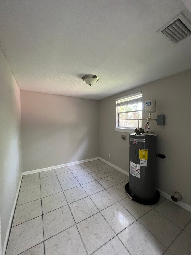 Photo - 2965 Sunset St