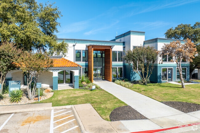 Leasing Office - Exterior - Mateo Apartment Homes