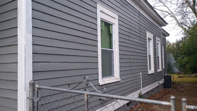 Photo - 3710 Napier Ave Unidad A