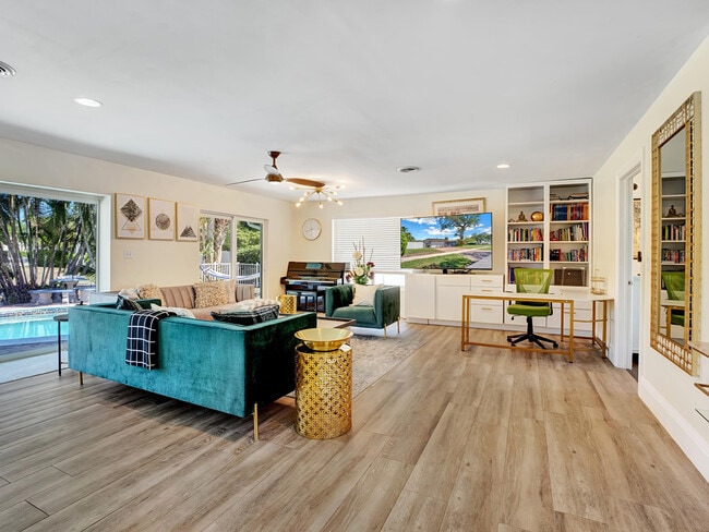 Photo - 701 W Royal Palm Rd