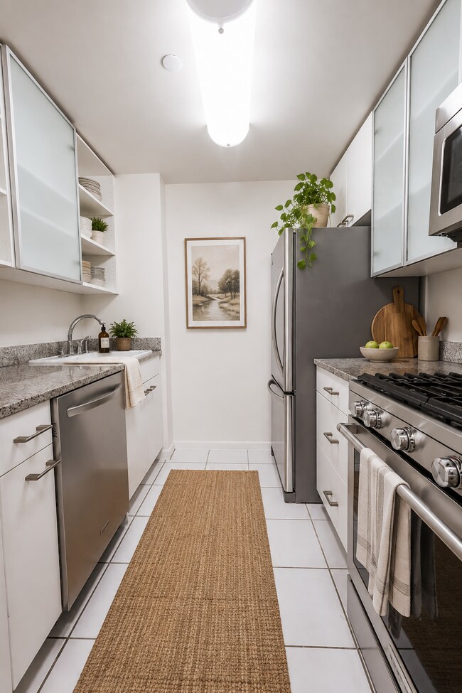 240 W 21st St Unit 1W