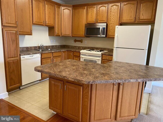 Photo - 120 Burgess Hill Way Unit 212