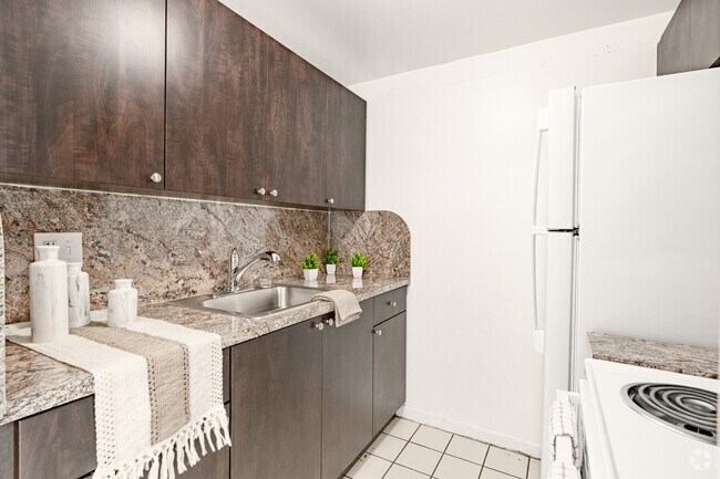 1BR, 1BA - 625SF