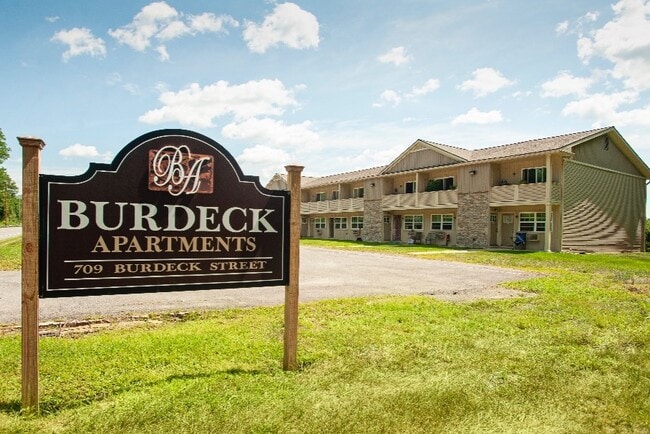 Burdeck Street - Burdeck Street Apartments