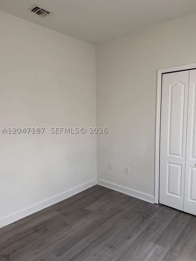 1656 SE 29th Dr Unit 100