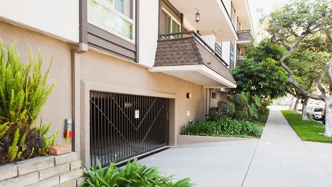 Building Photo - Winbury #104 Unit Winbury 104