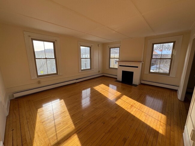 Photo - 2 Valley St Unidad Suite C