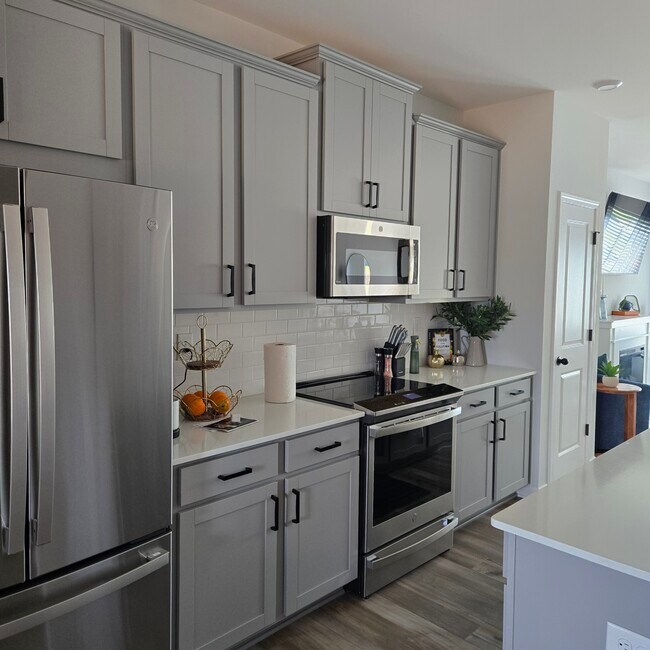 Photo - 347 Skylar Ct SE Casa