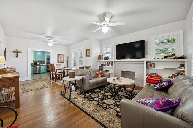 Photo - 3101 Wheeler St