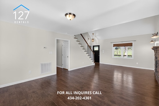 Photo - Beautiful 3 bedroom 2.5 bath!