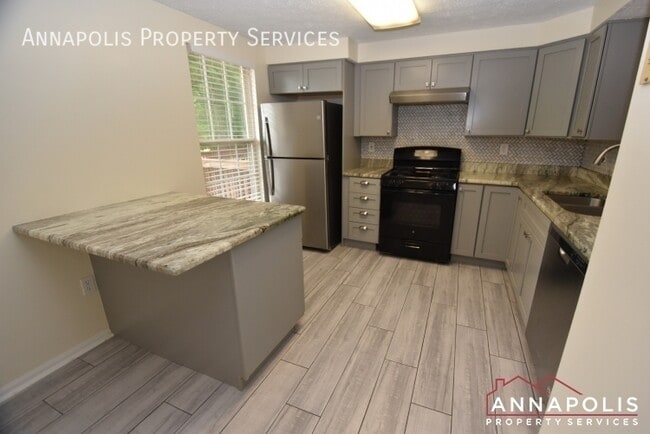 Photo - 1534 Falstone Ln