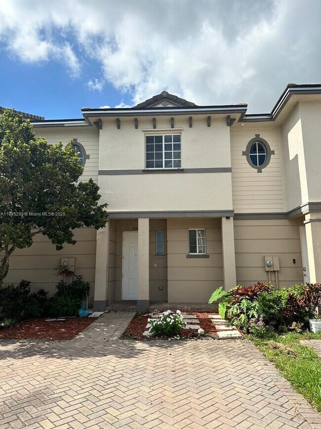 Photo - 2041 Nassau Dr