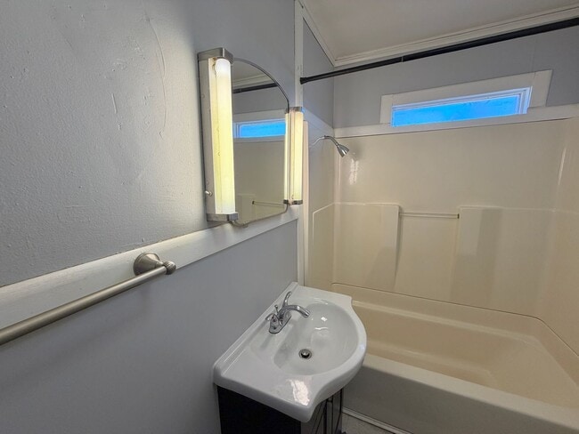 Photo - Statesville - Cool Springs - 2BD / 1 BA