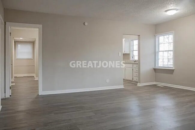 Photo - 760 Hopkins Dr