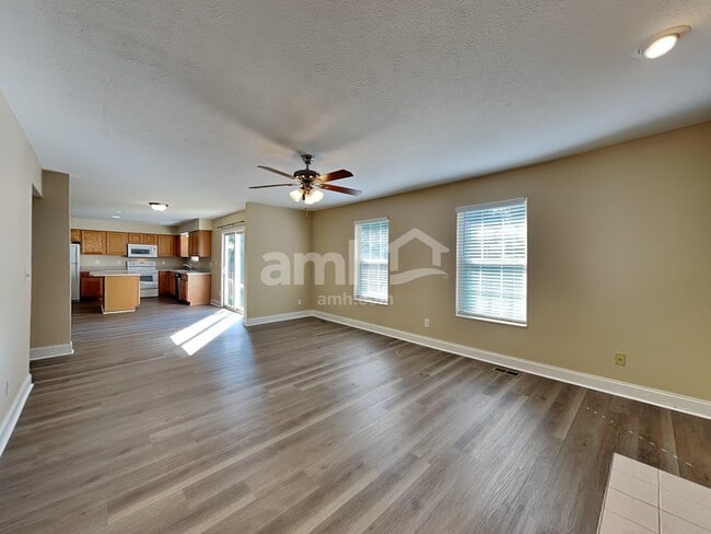 Photo - 516 Longview St