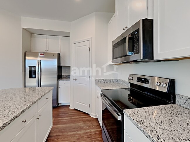 Photo - 5053 Twin River Dr