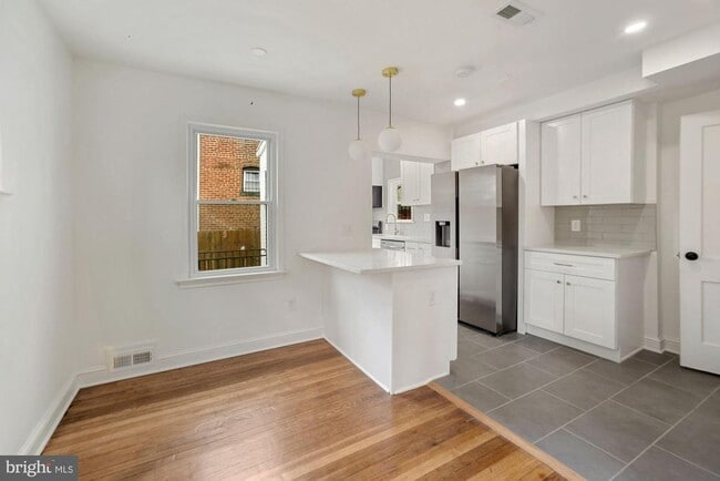 Photo - 1530 Howard Rd SE