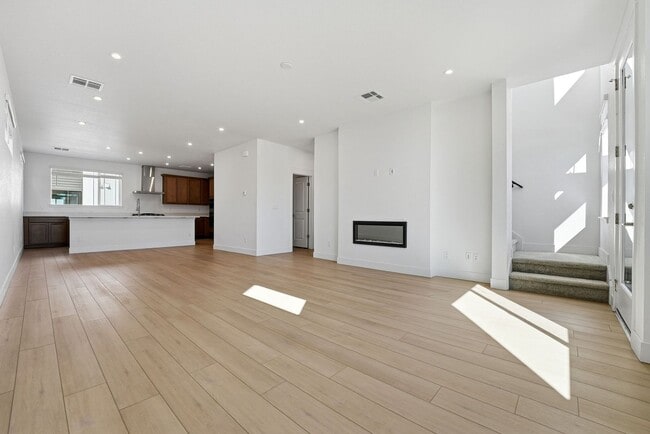 Photo - Park Meadows location near Lone Tree in the heart of Inverness. Easy access to Centennial Jetport