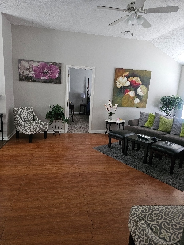 Photo - 99 Harmony Dr W