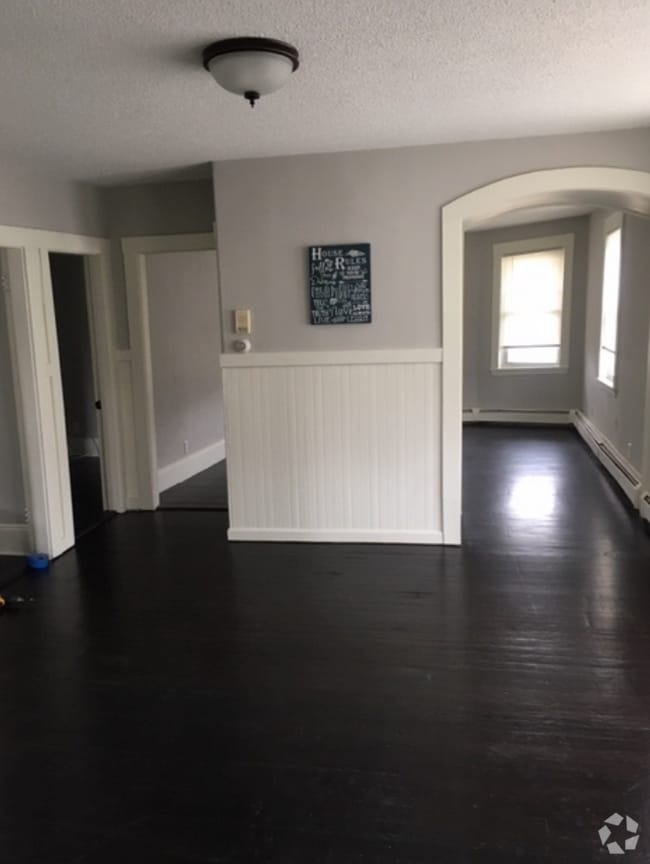 Building Photo - 31 Howland Rd Unit #3 Third Floor Rental
