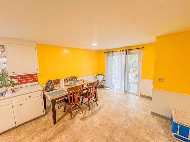 Photo - 70 Wynola Ave