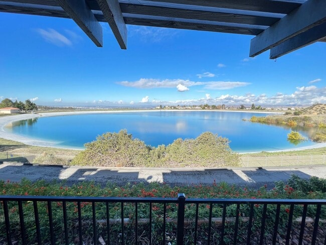 Building Photo - Dazzling Lake Summit Lake View Single Family Home!