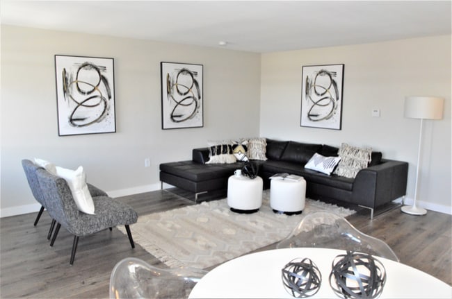 Photo - 615 Water St Unit 405