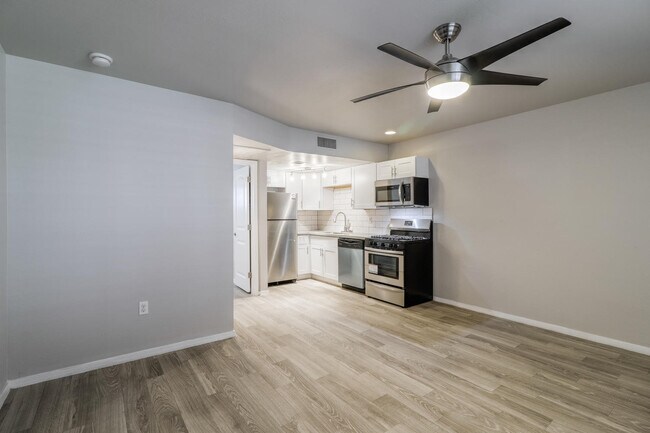 Photo - Element on 38th