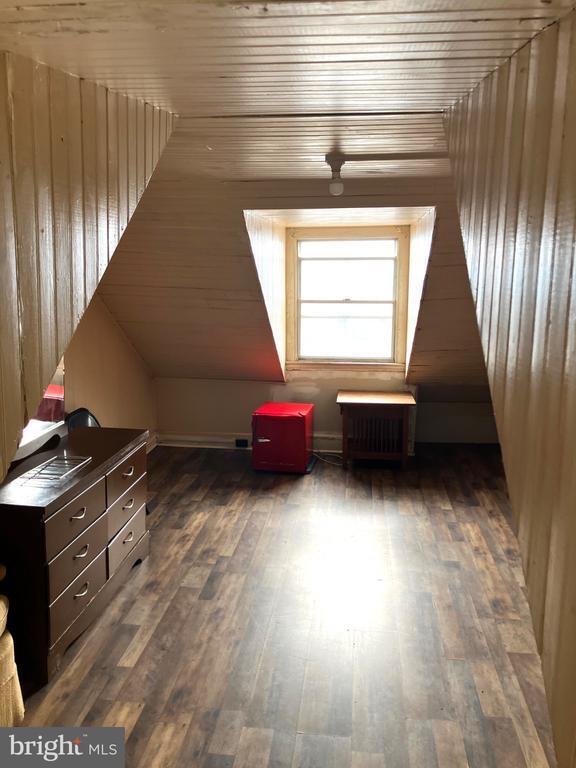 Photo - 437 Linden St