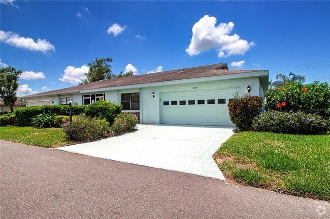 Building Photo - 2429 Lancaster Dr Unit 2429 Rental