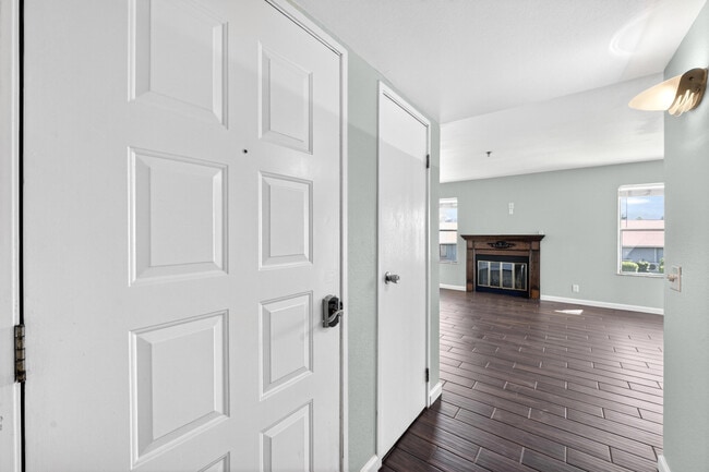 Photo - 43376 Cook St Unit 92