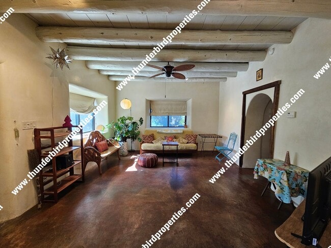 Photo - Charming Historic Tesuque Home – Fully Fur...