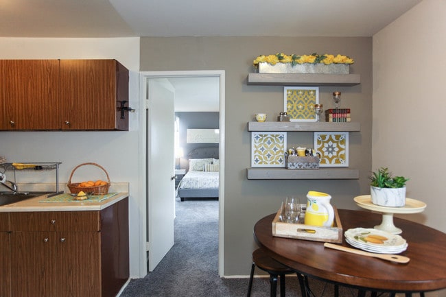 Gardenvillage Apartments & Townhouses