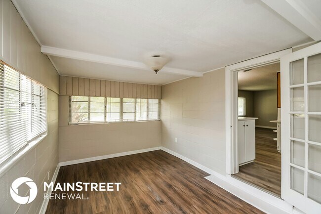 Photo - 4585 Palmer Ave