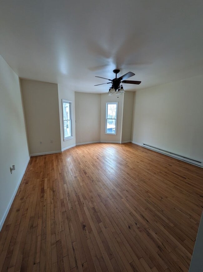 Photo - 643 Monroe Ave Unit 643 Monroe # 2 (3Bed)