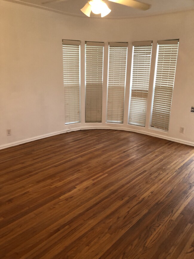 Living Room - 2312 33rd St Apartment Unit 2312