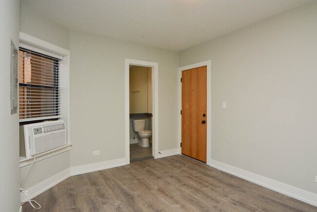 Photo - 533 W Belden Ave Unit 801B