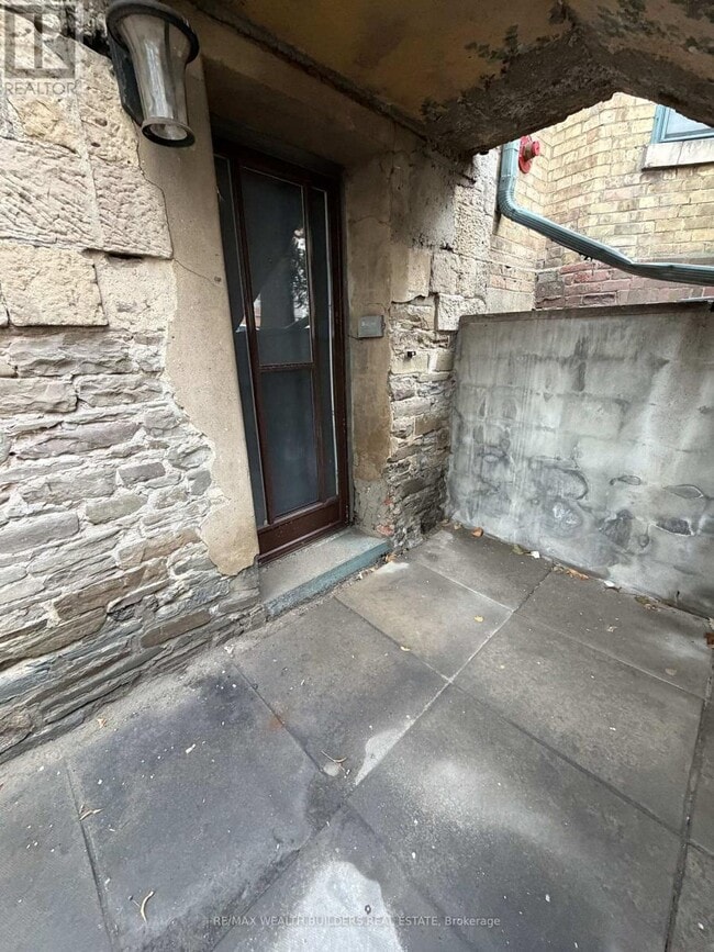 Photo - 215 Jarvis St Unit 1