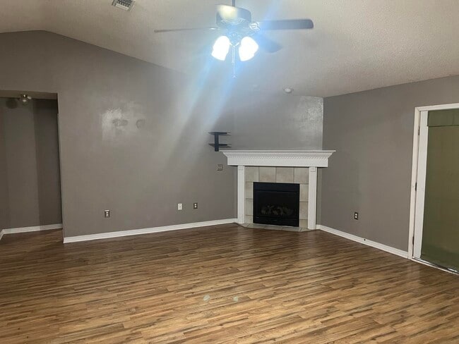 108 Kyle Ln