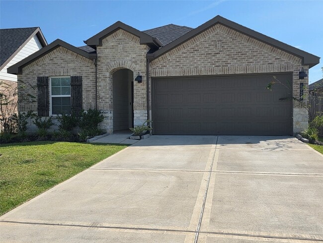 Building Photo - 4923 Edgewood Dr