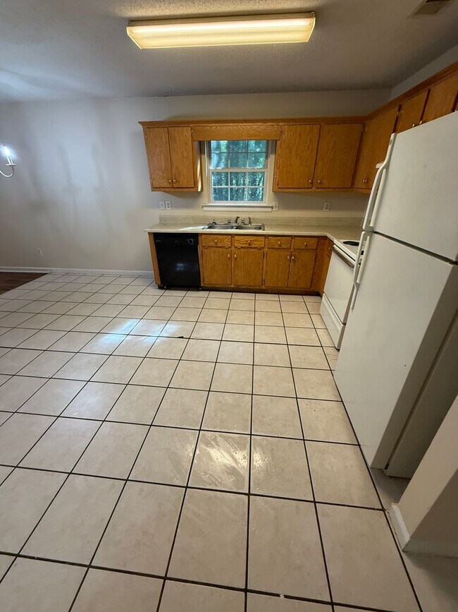 Photo - 326-326 Tolbert St Unidad 324 Tolbert Street