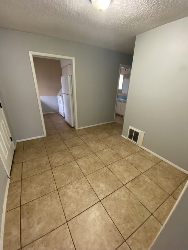 Photo - 117 Gamma Cir