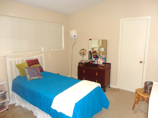 Photo - 1700 Emilie Ln Unit A