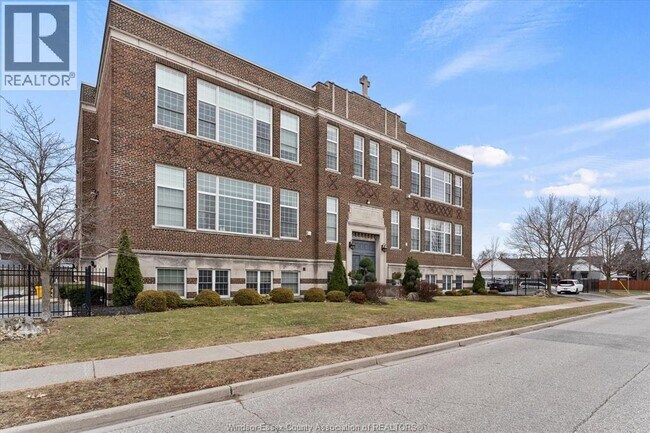 Photo - 647 Irvine Ave Unit 303