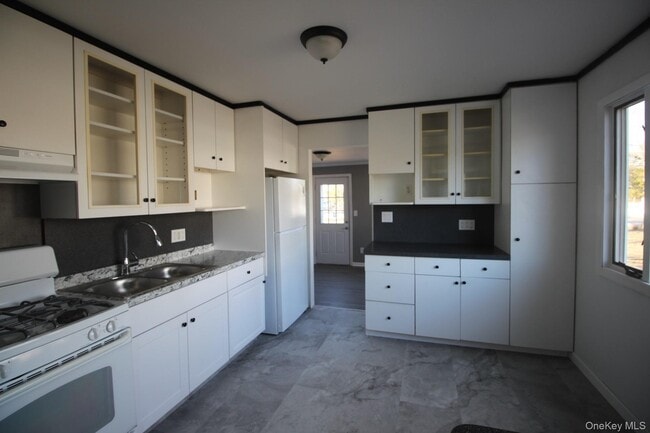 Photo - 361 June Ave