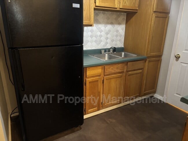 Photo - 145 E Main St